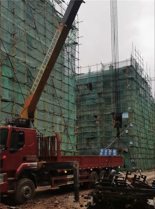 凤台县“慢工细活”—— 吊车的 “微动控制” 技术